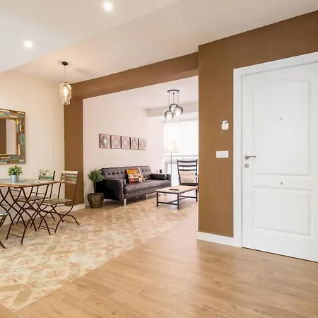Malagasuite Historic City Centre Apartment